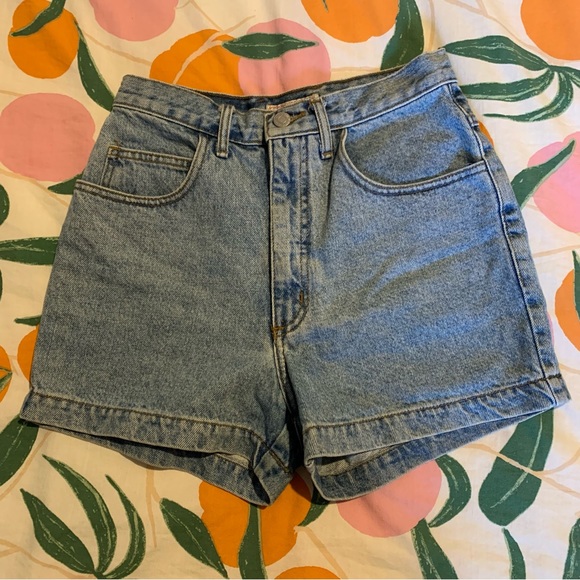 Vintage Guess Jeans Shorts - Picture 2 of 4